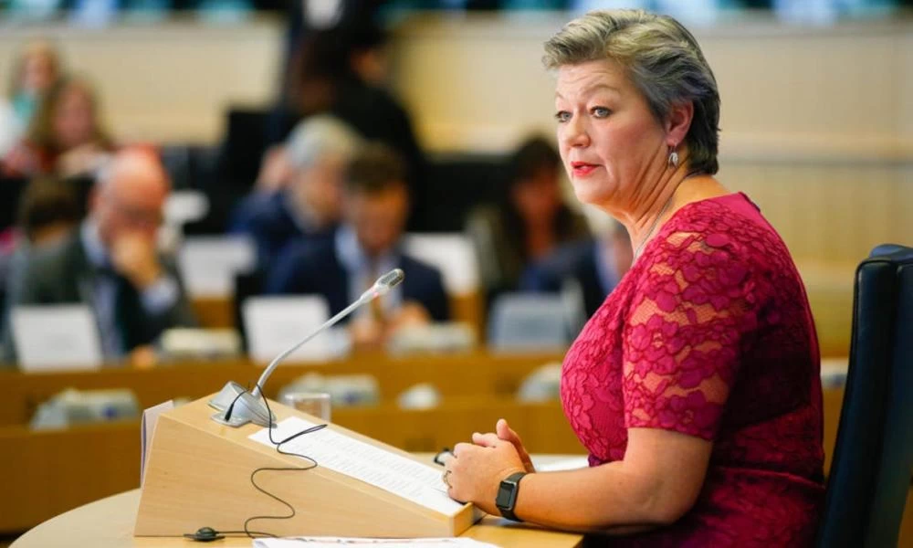 «Υποχρεωτική αλληλεγγύη» στην ΕΕ σε περίπτωση μεταναστευτικών πιέσεων